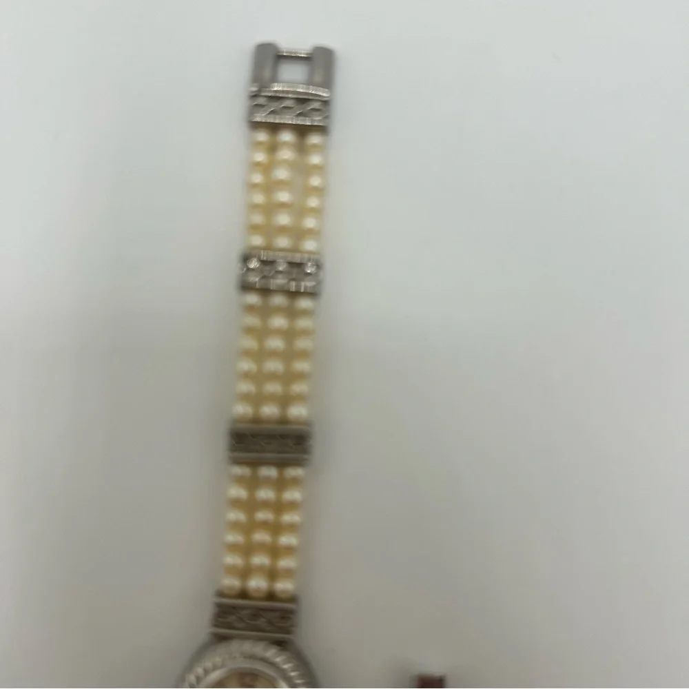 Avon VTG Faux Pearl Band Women's Silver Tone Oval Watch - With New Battery
